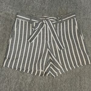 BANANA REPUBLIC tie front striped shorts Casual Women's Sz 0